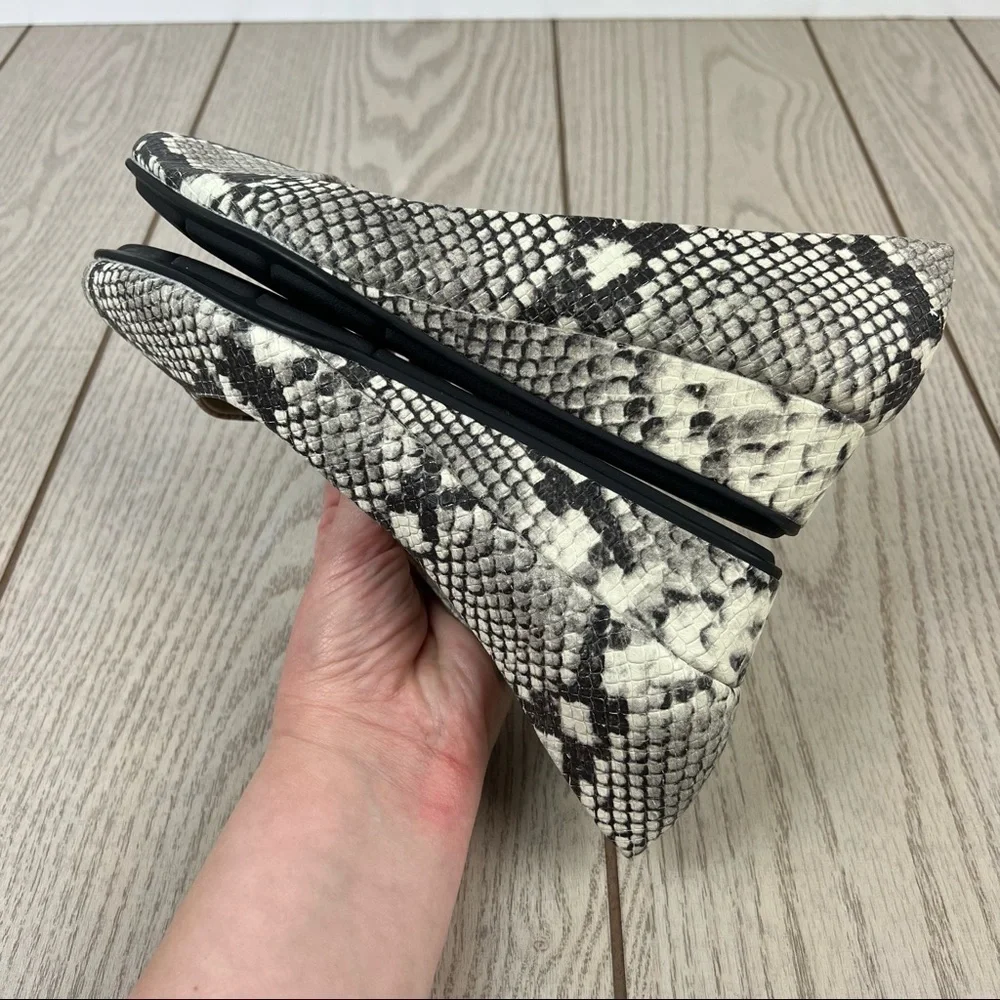 Easy Spirit Abelle Leather Almond Toe Low Wedges 6.5M Black & White Snake Python